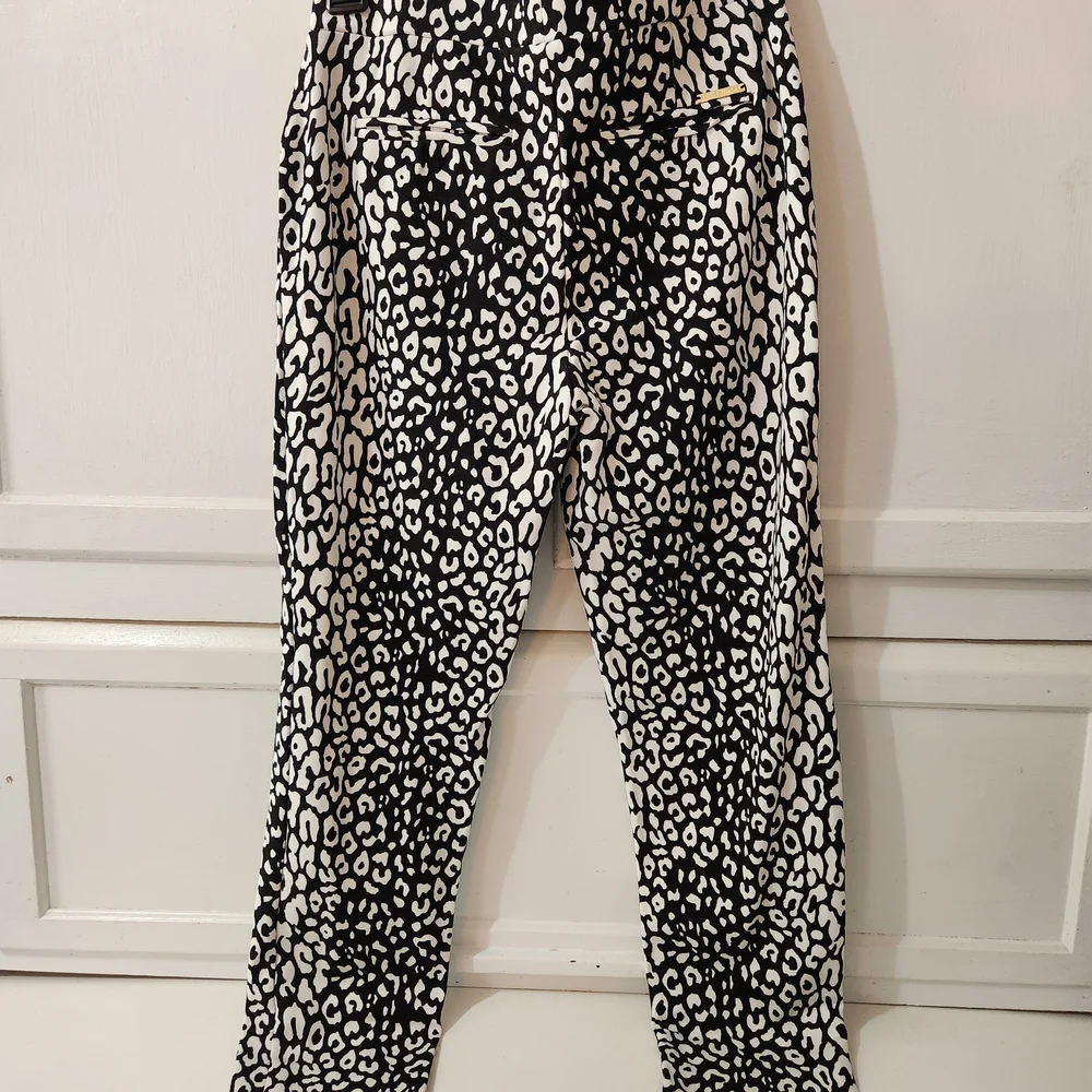 Michael Kors Black and White Animal Print Stretch Pants - Picture 4 of 5